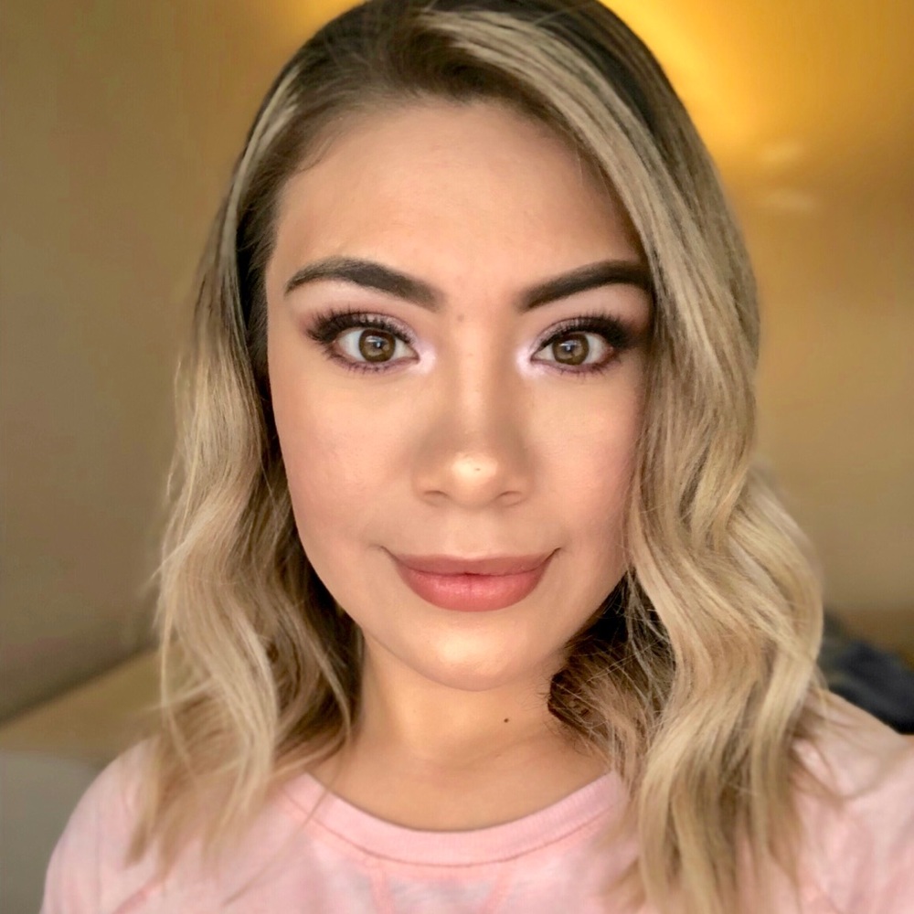 Meet your Posher, Adriana